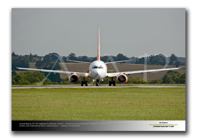 LTN-030 - easyJet Boeing 737-73V -   G-EZKB (Msn 32423 Ln 1433)